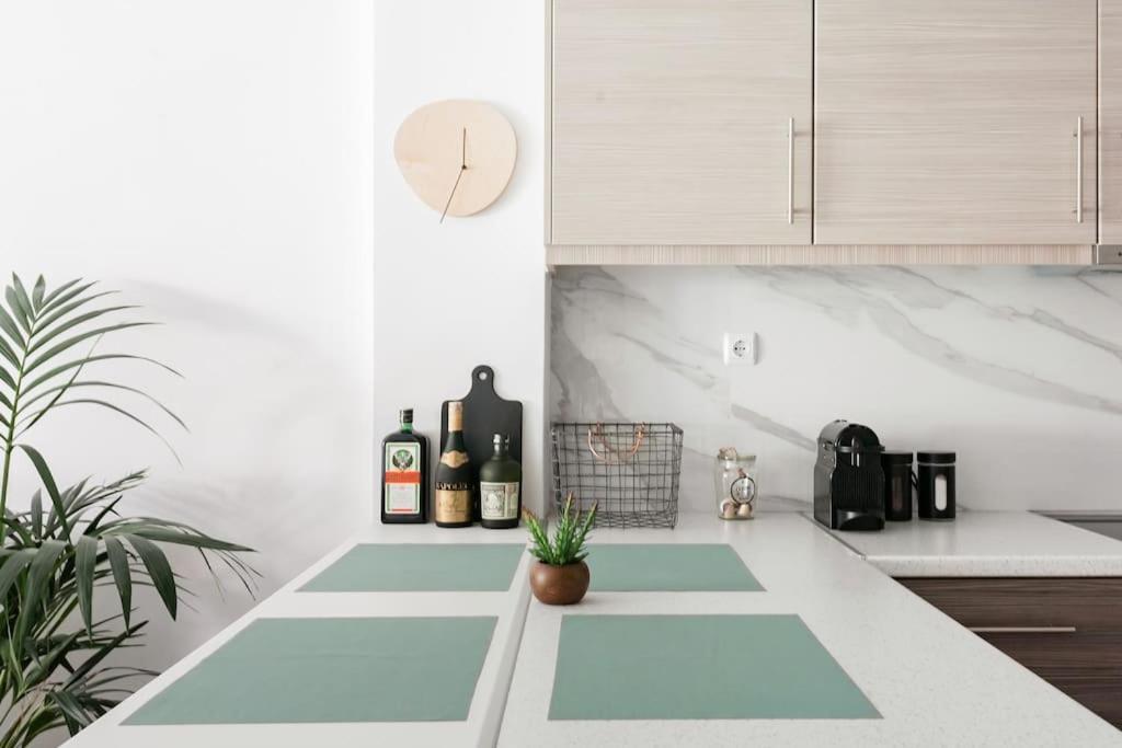 Your "Home Away From Home" - Phillopapou Hill Atene Esterno foto